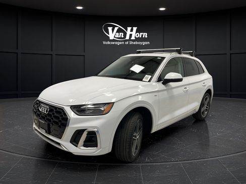 Used 2025 Audi Q5 e Premium Plus w/ Premium Plus Package AWD/4WD image 3