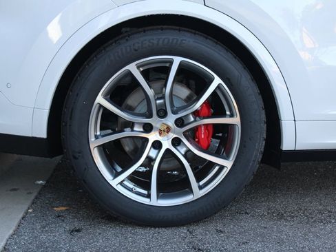New 2026 Porsche Cayenne S image 15