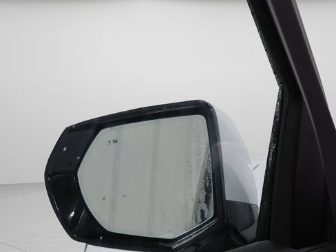 Used 2025 GMC Yukon Denali image 23