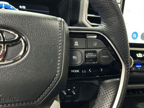 Used 2024 Toyota Tundra Platinum AWD/4WD image 18