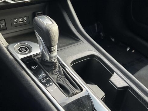 Used 2024 Nissan Sentra SV image 19