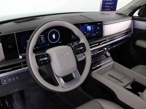 Used 2025 Hyundai Santa Fe Calligraphy image 18