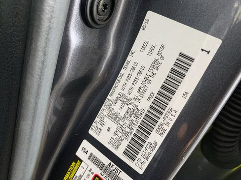 Used 2018 Toyota Tundra SR5 w/ SR5 Upgrade Package image 12