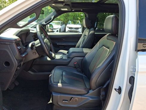 Used 2024 Ford Expedition Limited AWD/4WD image 14