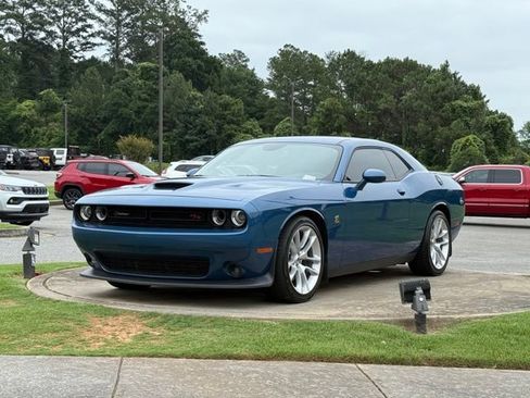Used 2021 Dodge Challenger R/T Scat Pack w/ Driver Convenience Group RWD image 3