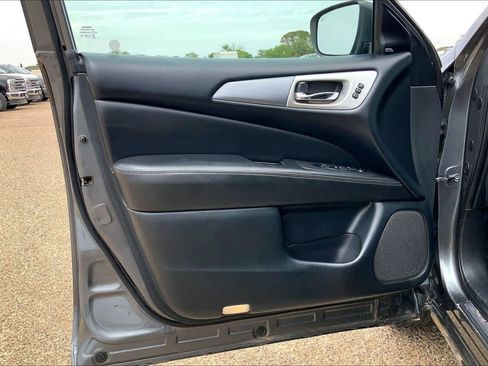 Used 2019 Nissan Pathfinder SL AWD/4WD image 22