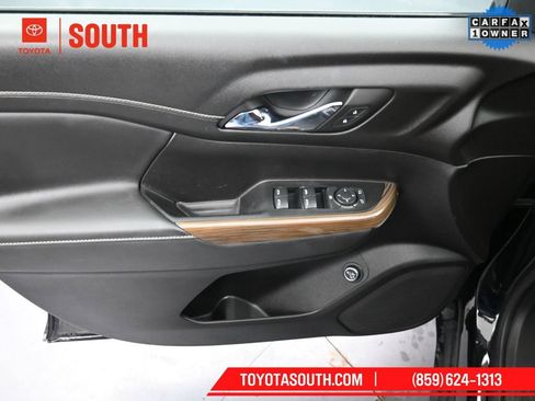 Used 2023 GMC Acadia SLE w/ Driver Convenience Package image 21