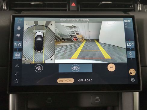 Used 2025 Land Rover Discovery Sport S image 24