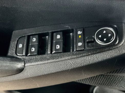 Used 2024 Kia Seltos LX AWD/4WD image 11