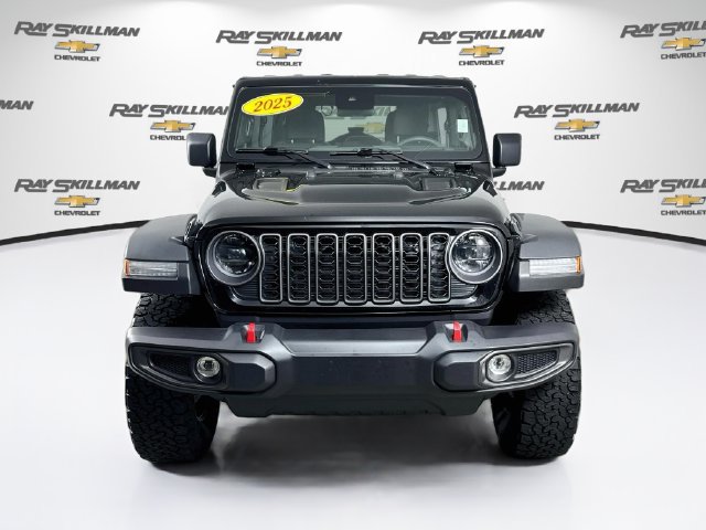 Used 2025 Jeep Wrangler Unlimited Rubicon AWD/4WD image 2