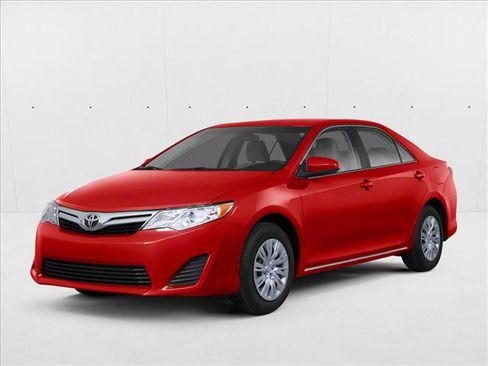 Used 2012 Toyota Camry LE FWD image 1