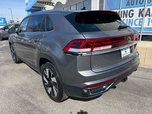 Used 2025 Volkswagen Atlas Cross Sport SE image 13