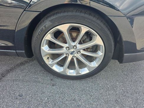 Used 2014 Ford Taurus Limited w/ Equipment Group 301A FWD image 18