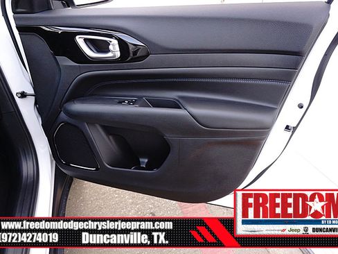 New 2026 Jeep Compass Latitude image 41