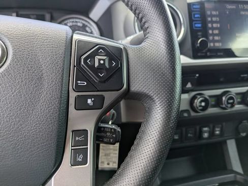 Used 2018 Toyota Tacoma SR5 RWD image 25