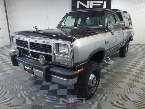 Used 1993 Dodge D/W Truck 250 AWD/4WD image 3