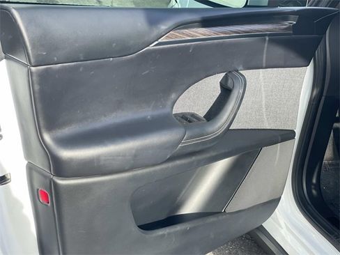 Used 2022 Tesla Model X image 20