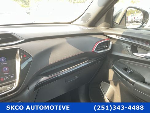 Used 2021 Chevrolet TrailBlazer RS w/ Convenience Package FWD image 23