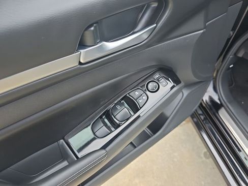 Used 2024 Nissan Altima 2.5 SL image 11