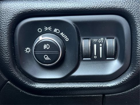Used 2019 RAM 1500 Big Horn AWD/4WD image 22