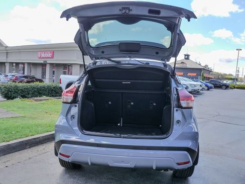 Used 2022 Nissan Kicks SR w/ Premium Package FWD image 14