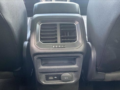 Used 2018 Volkswagen Tiguan SE w/ Panoramic Sunroof Package image 33