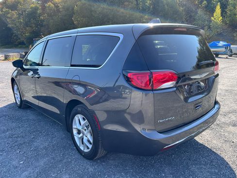 Used 2017 Chrysler Pacifica Touring Plus w/ Tire & Wheel Group image 5