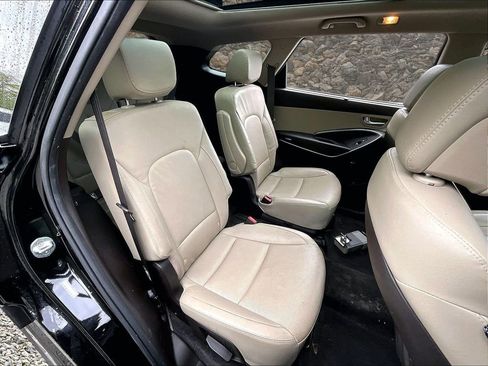 Used 2018 Hyundai Santa Fe Limited AWD/4WD image 25