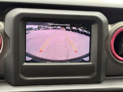 Used 2022 Jeep Wrangler Sport AWD/4WD image 15