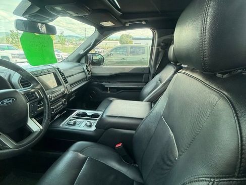 Used 2018 Ford Expedition XLT w/ Equipment Group 202A AWD/4WD image 6