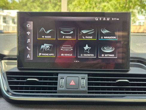Used 2021 Audi Q5 2.0T Premium Plus w/ Premium Plus Package AWD/4WD image 17