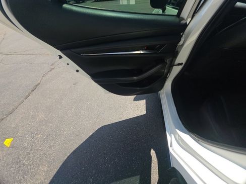Used 2019 MAZDA MAZDA3 Hatchback FWD image 25