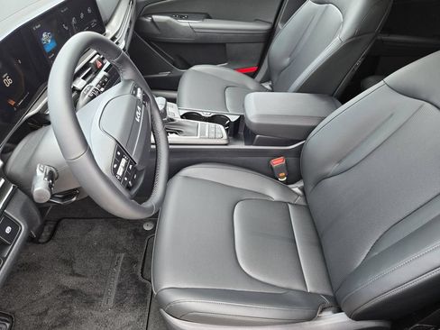 New 2026 Kia Sportage EX FWD image 9