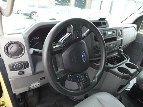 Used 2021 Ford E-450 and Econoline 450 Super Duty RWD image 20