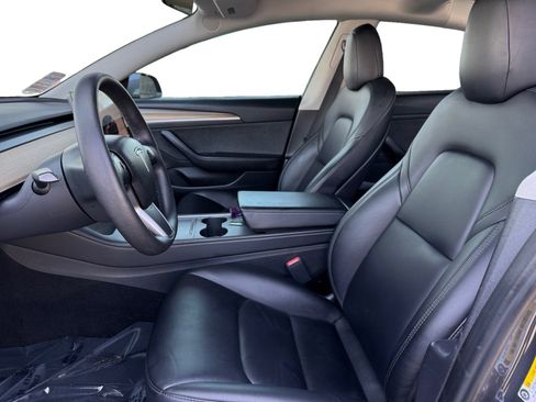 Used 2023 Tesla Model 3 Standard Range RWD image 9