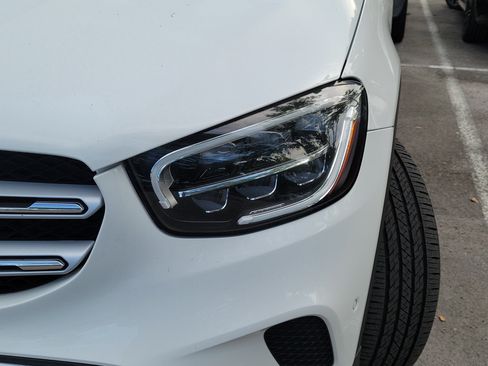 Used 2021 Mercedes-Benz GLC 300 4MATIC image 5