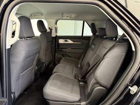 Used 2025 Ford Explorer Active AWD/4WD image 15