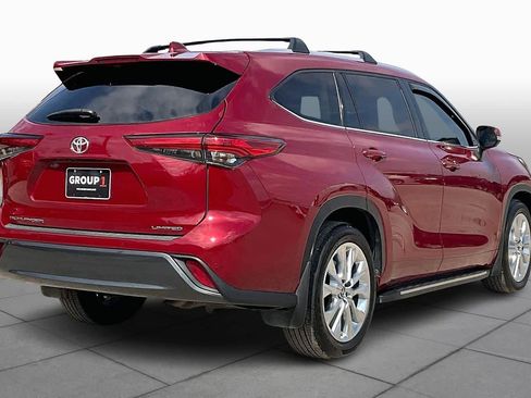 Used 2023 Toyota Highlander Limited image 13