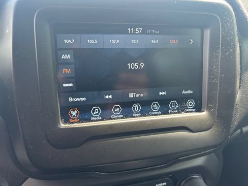 Certified 2020 Jeep Renegade Altitude AWD/4WD image 19