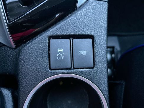Used 2018 Toyota Corolla SE FWD image 31