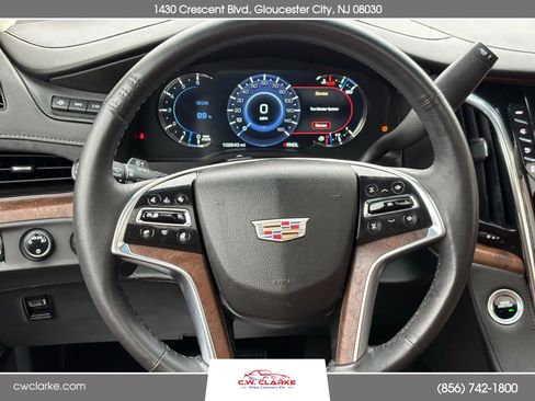 Used 2017 Cadillac Escalade Premium Luxury image 19