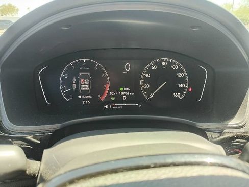 Used 2022 Honda Civic Sport image 2