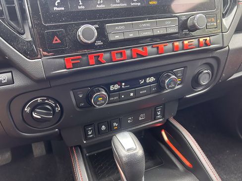 Used 2025 Nissan Frontier PRO-4X w/ Pro Convenience Package AWD/4WD image 29