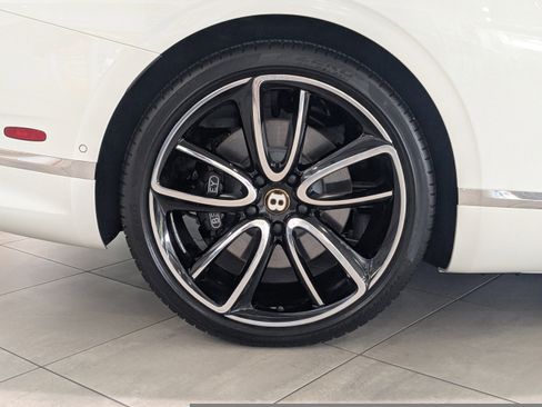 Used 2020 Bentley Continental GT image 9