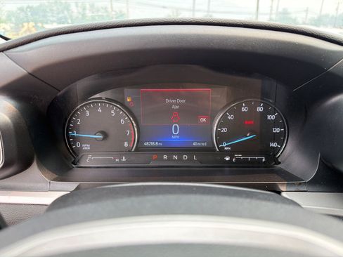 Used 2023 Ford Explorer XLT w/ Equipment Group 202A AWD/4WD image 12