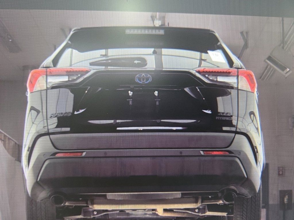 Used 2024 Toyota RAV4 XLE Premium w/ Weather Package AWD/4WD image 8