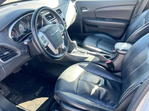 Used 2011 Chrysler 200 Limited image 10