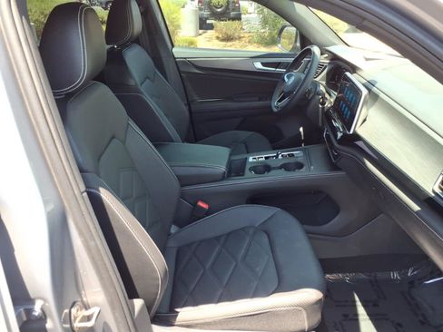 Used 2024 Volkswagen Atlas Cross Sport SE AWD/4WD image 17