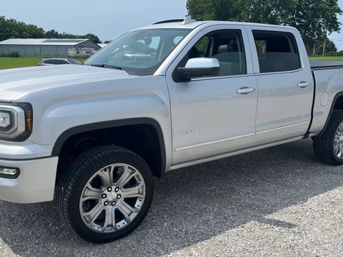 Used 2018 GMC Sierra 1500 Denali w/ Denali Ultimate Package AWD/4WD image 7