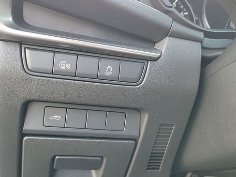 Used 2025 MAZDA MAZDA3 s image 29